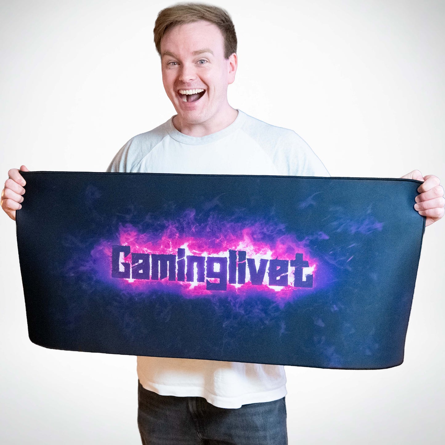 RobTheSir "Neon Blaze" XL Desk Mat (OBS: FORHÅNDSSALG MED SIGNATUR)